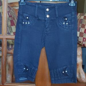 Osheas Capri Bump Up Your Butt Capri Jeans